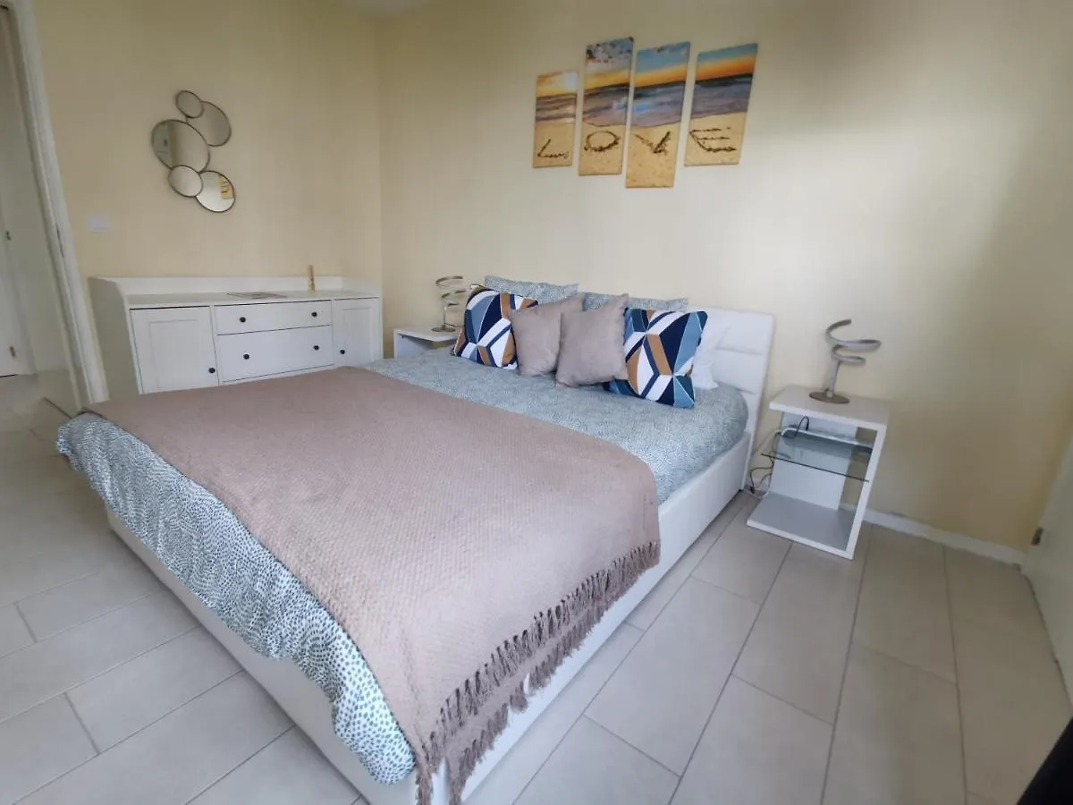 Seaflower - Cosy, Family Friendly Condo 50M From The Beach Quarteira 0*,  Portugal
