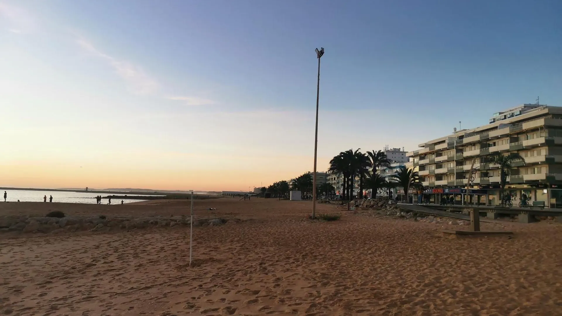 Apartment Seaflower - Cosy, Family Friendly Condo 50M From The Beach Quarteira Portugal