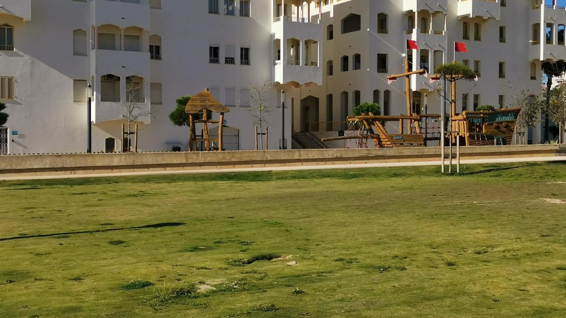 Apartment Seaflower - Cosy, Family Friendly Condo 50M From The Beach Quarteira