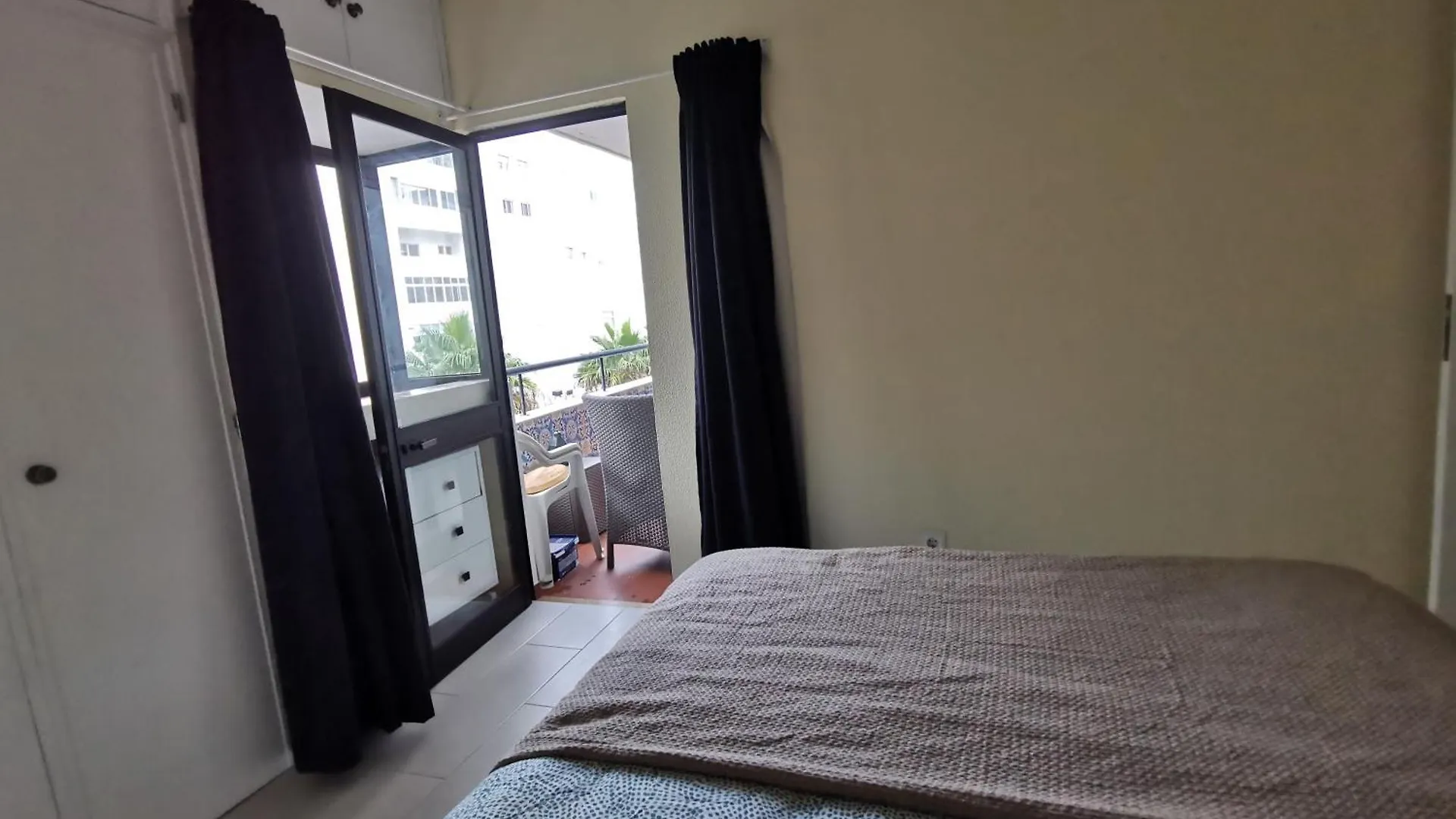 Seaflower - Cosy, Family Friendly Condo 50M From The Beach Quarteira 0*,